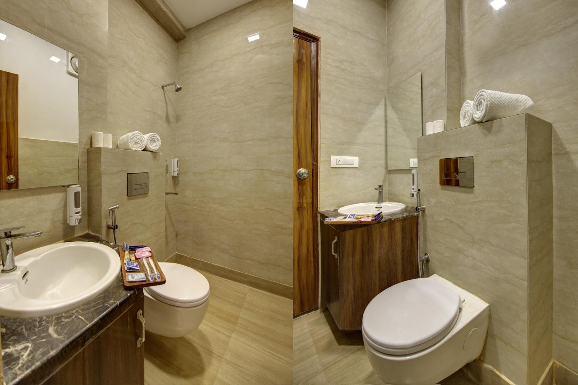 Rahul Palace By Golden Tree Near Metro Station And Ajmal Khan Market New Delhi Bagian luar foto