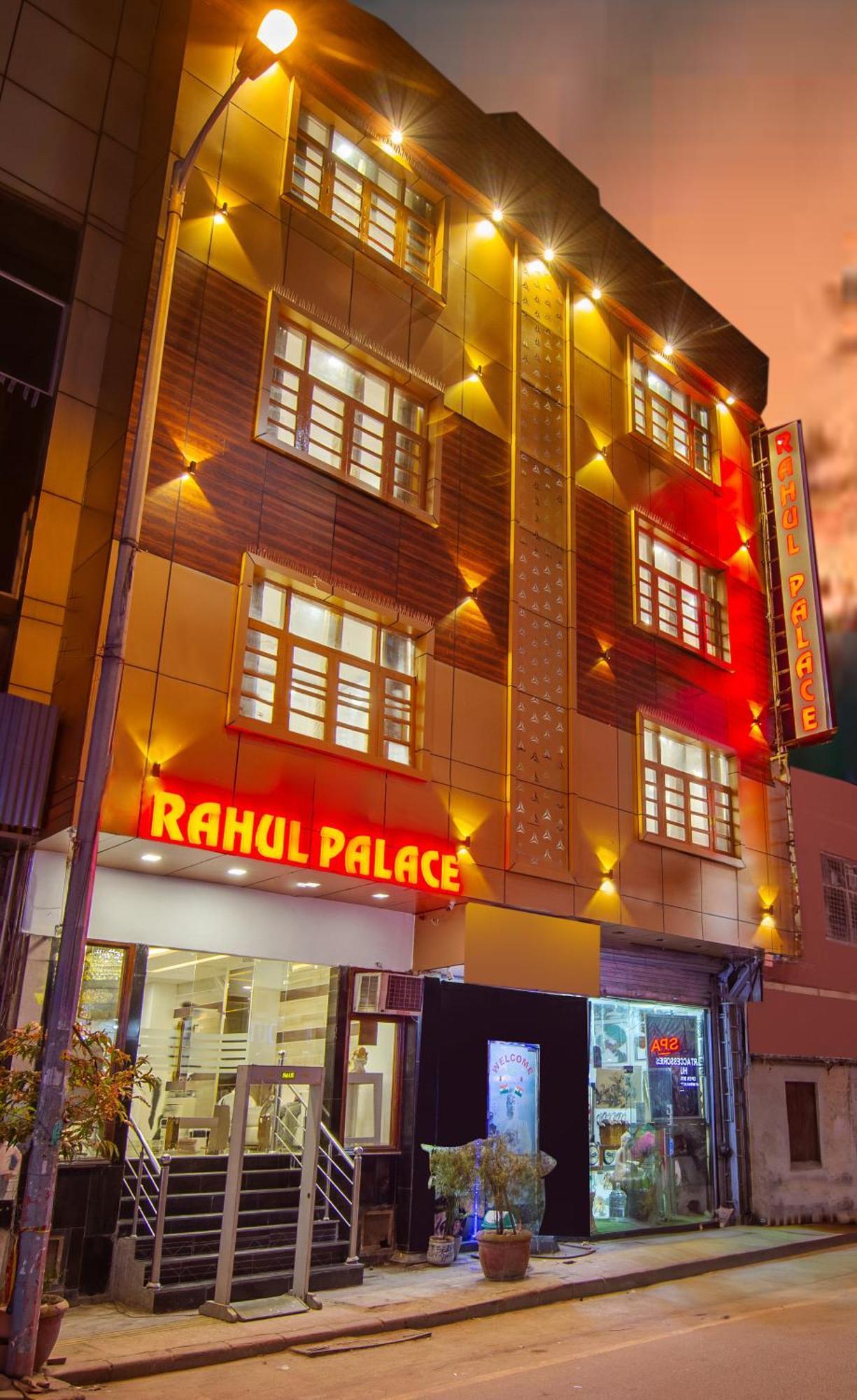 Rahul Palace By Golden Tree Near Metro Station And Ajmal Khan Market New Delhi Bagian luar foto