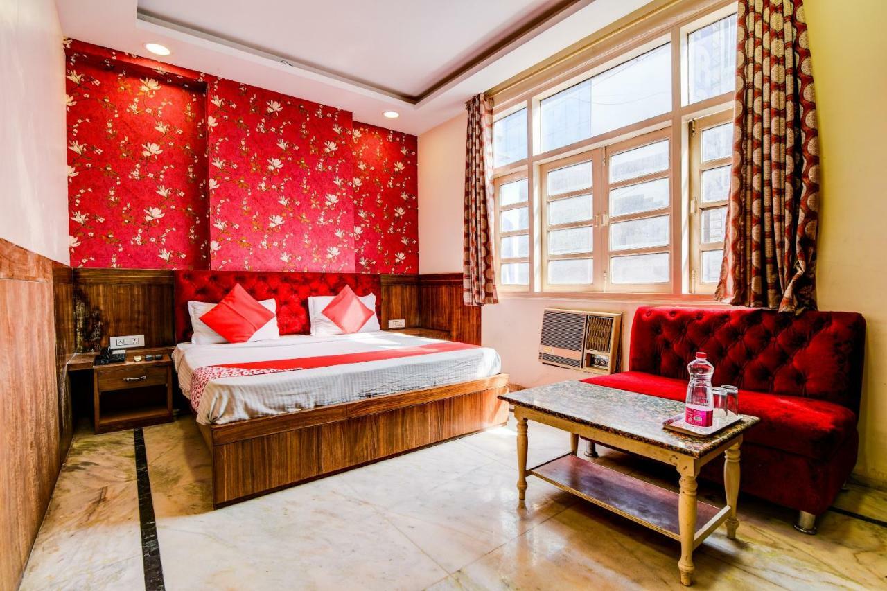 Rahul Palace By Golden Tree Near Metro Station And Ajmal Khan Market New Delhi Bagian luar foto